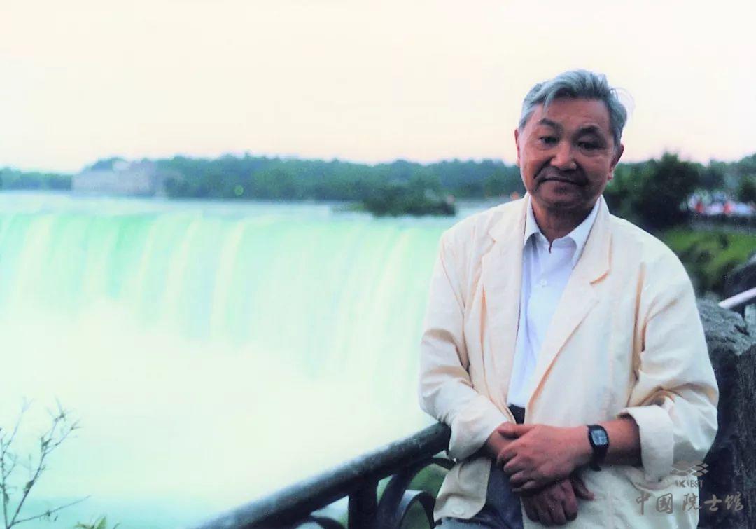 1989年 池志强参加nrc会议后 在尼亚加拉大瀑布前留影